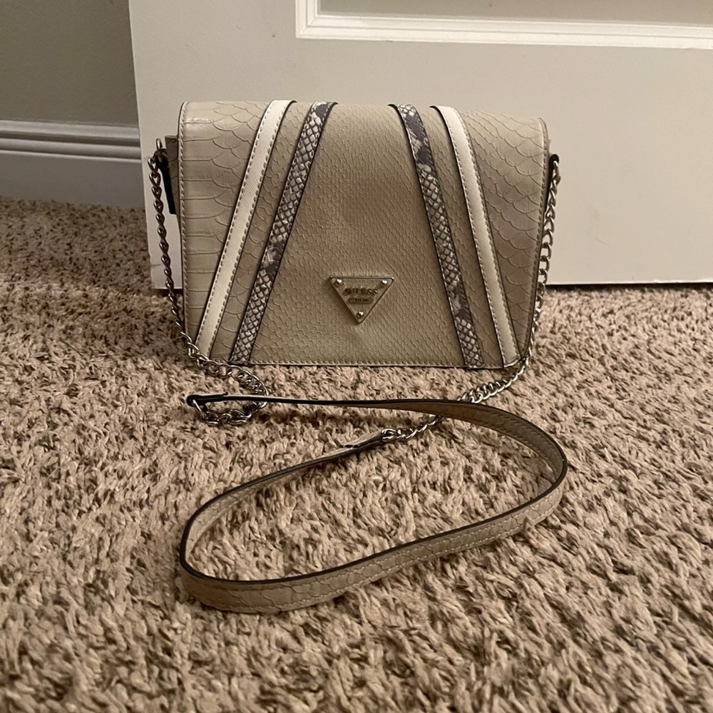 Guess crossbody bag - Picture 2 of 5